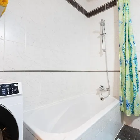 5mins To Promenade With Sofa Ac & Wifi By 360 Estates Lejlighed *